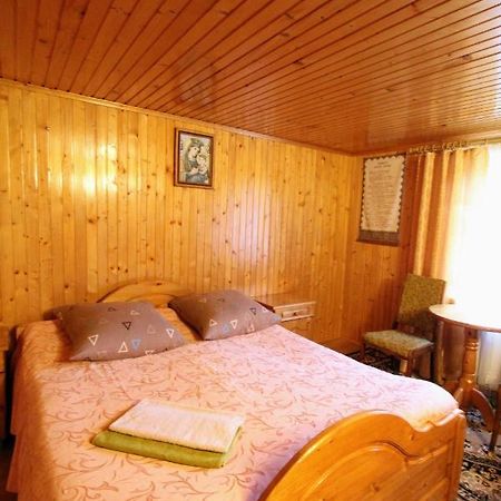 Карпатська Полонина Apartment Yaremche Ngoại thất bức ảnh